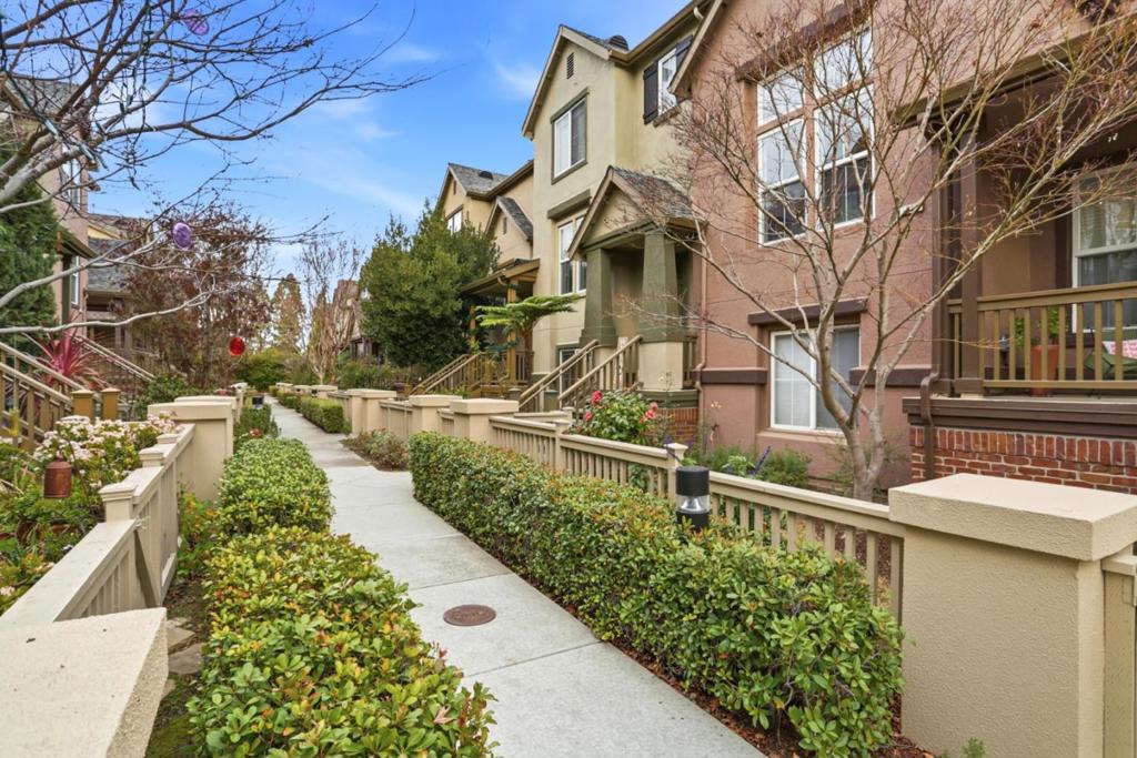 70 Towne Circle