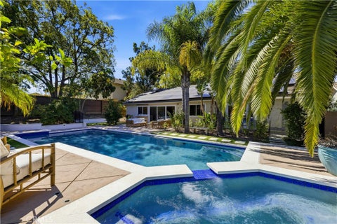 Photo of 1690 Stoddard Avenue, Thousand Oaks, CA 91360 (MLS # SR26216496)