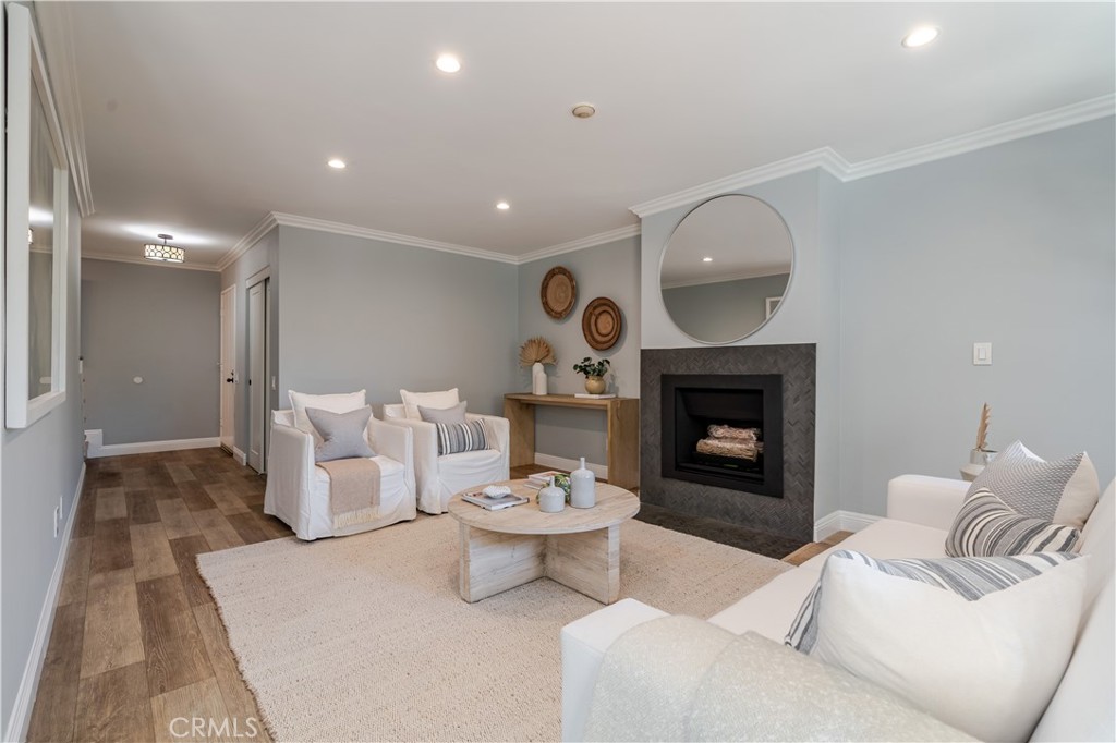 2120 Dufour Avenue 13