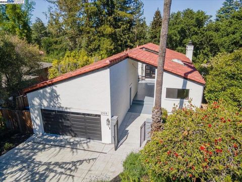 1533 Topar Ave Los Altos CA 94024