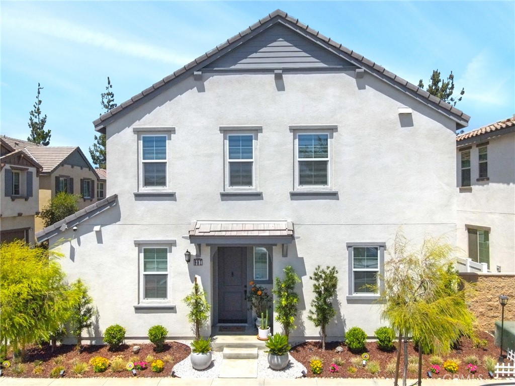 981 Rodeo Road
