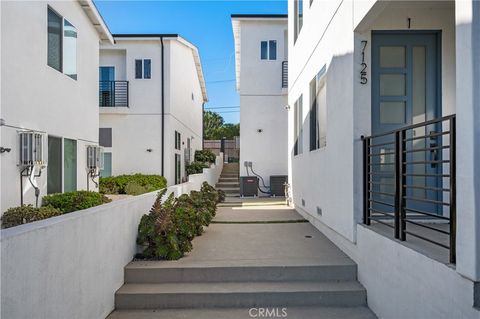 Photo of 7125 S La Cienega Boulevard, Los Angeles, CA 90045 (MLS # PV25179230) Photo of 7125 S La Cienega Boulevard, Los Angeles, CA 90045 (MLS # PV25179230)