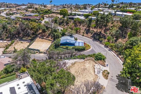 Photo of 1052 Tellem Drive, Pacific Palisades, CA 90272 (MLS # 25610407)