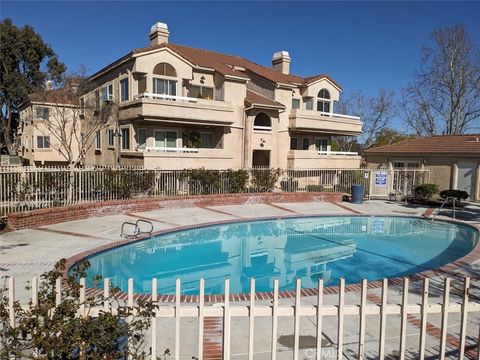 Photo of 19830 SANDPIPER PL Pl, Newhall, CA 91321 (MLS # SR26055110)