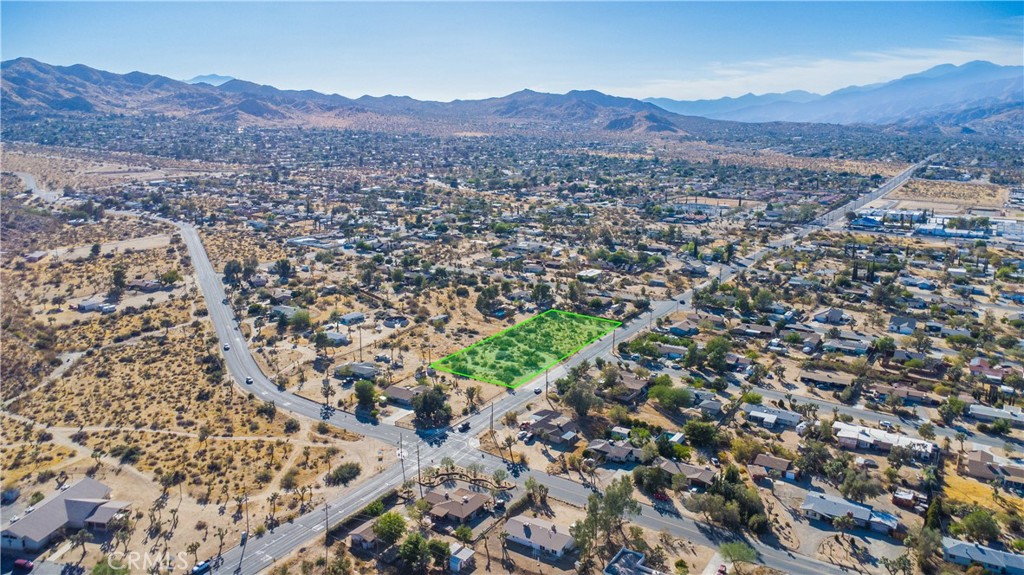 57157 Onaga Trail