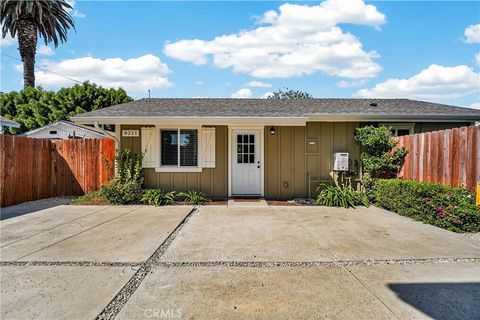 Photo of 8211 Quartz Avenue, Winnetka, CA 91306 (MLS # SR26093284)