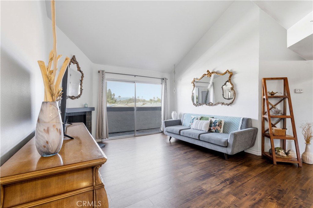 20253 Keswick St 326