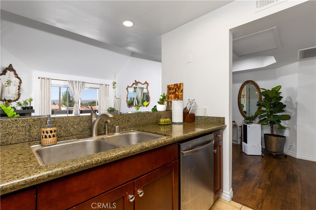 20253 Keswick St 326