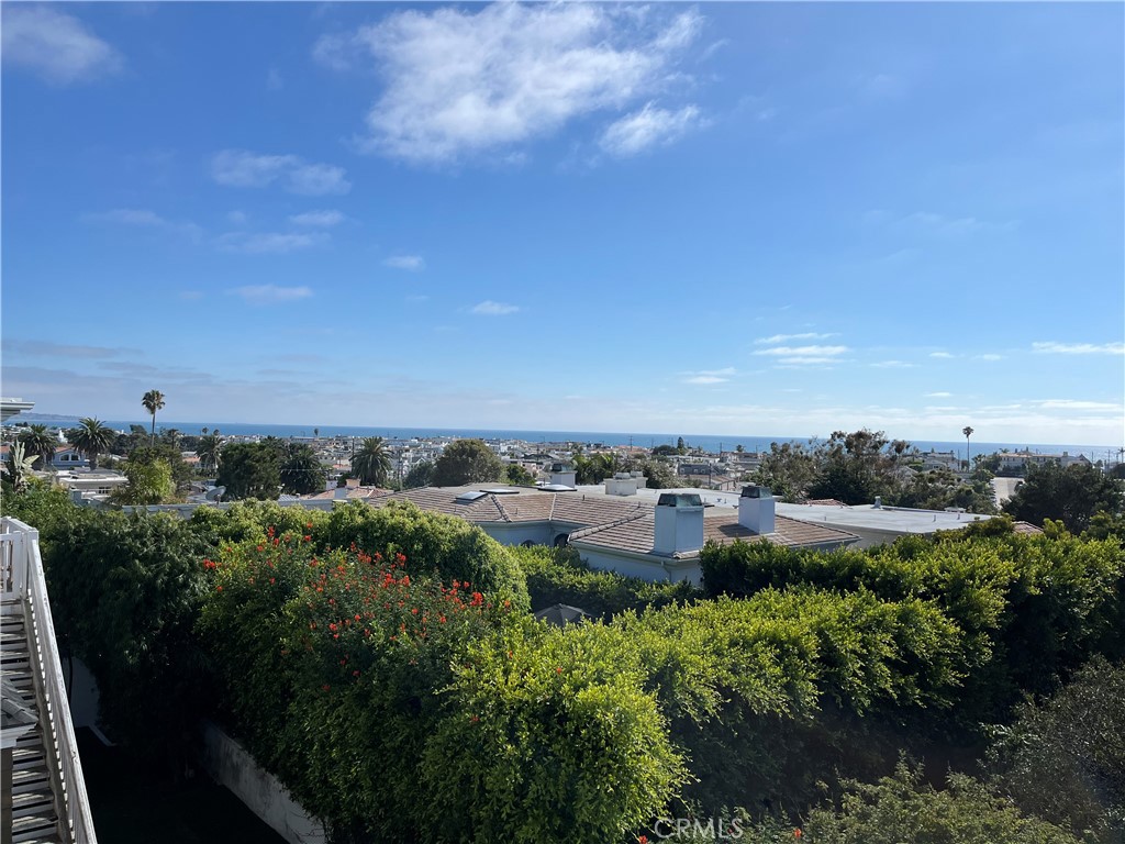 207 S Poinsettia Avenue