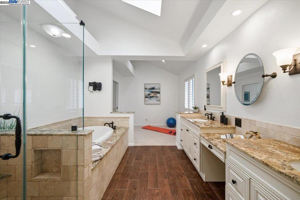 SHADOW CREEK - Residential