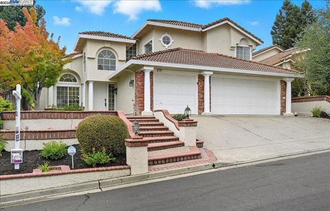 Photo of 234 Laurelglen Ct Ct, Danville, CA 94506 (MLS # 41114585)