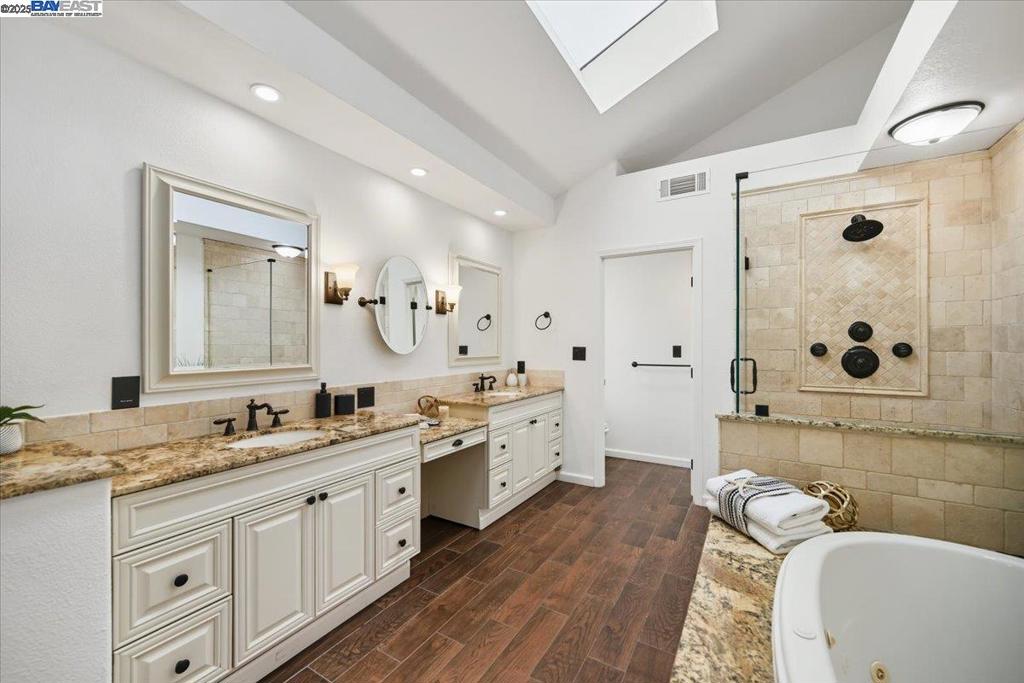 SHADOW CREEK - Residential