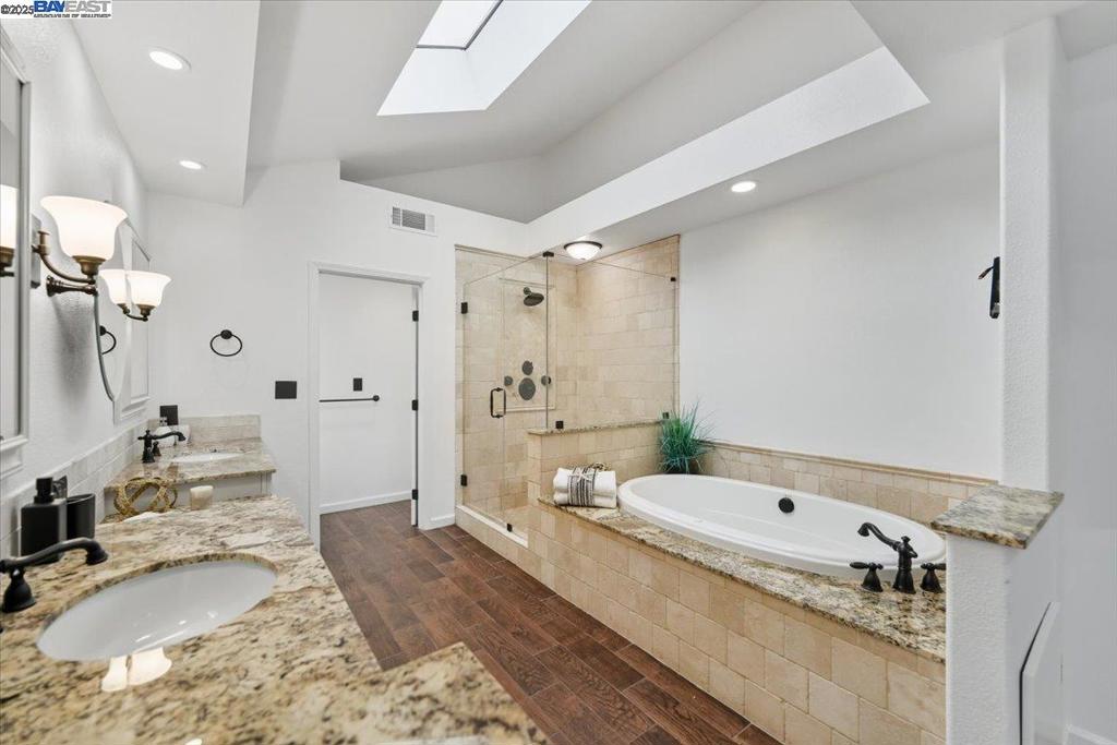 SHADOW CREEK - Residential