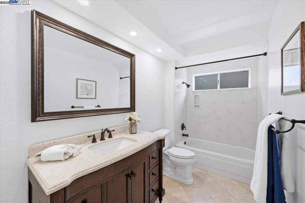 SHADOW CREEK - Residential