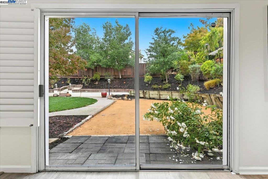 SHADOW CREEK - Residential
