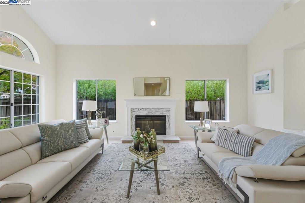SHADOW CREEK - Residential
