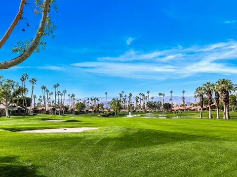 Photo of 39 Blue River Drive, Palm Desert, CA 92211 (MLS # 219140933DA)