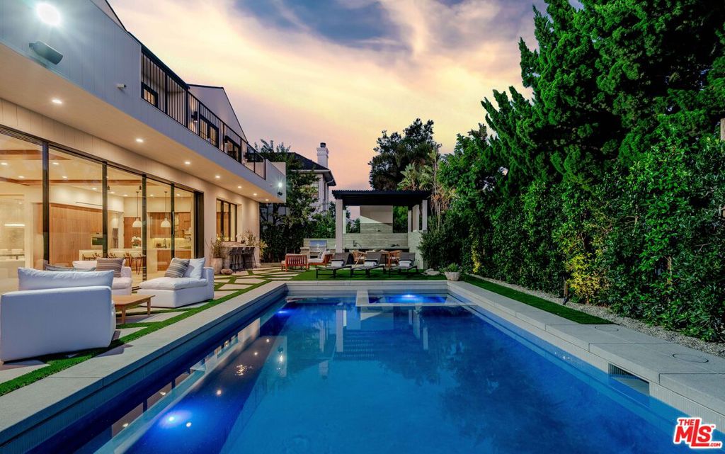 839 Toyopa Drive