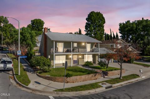 Photo of 16833 Nearview Dr, Canyon Country, CA 91387 (MLS # V1-33589)