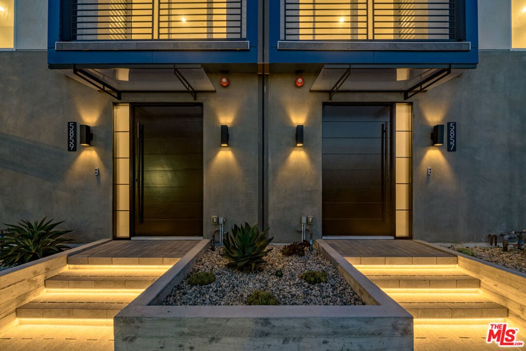 5851 David Avenue, Los Angeles CA 90034
