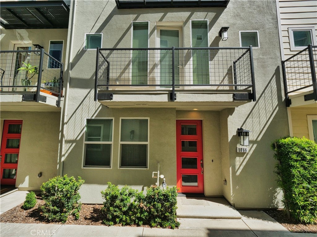1066 Celebrity Terrace