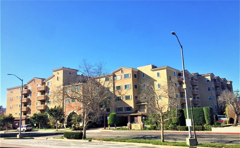 21345 Hawthorne 201