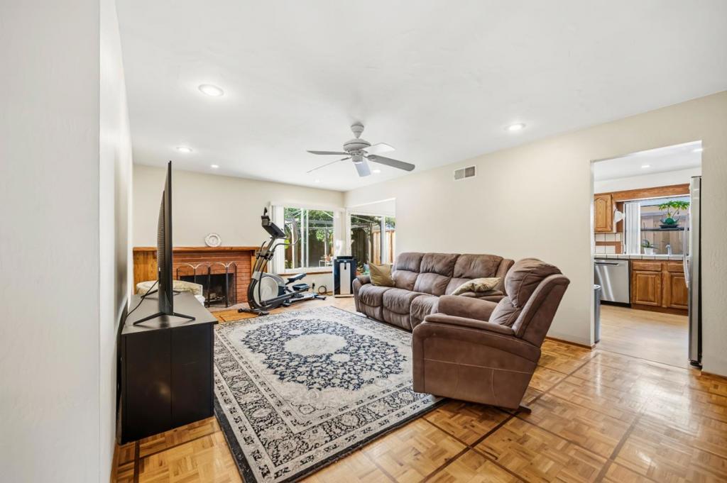 6099 Larchmont Drive