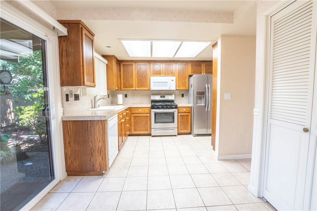 2665 Waverly Court