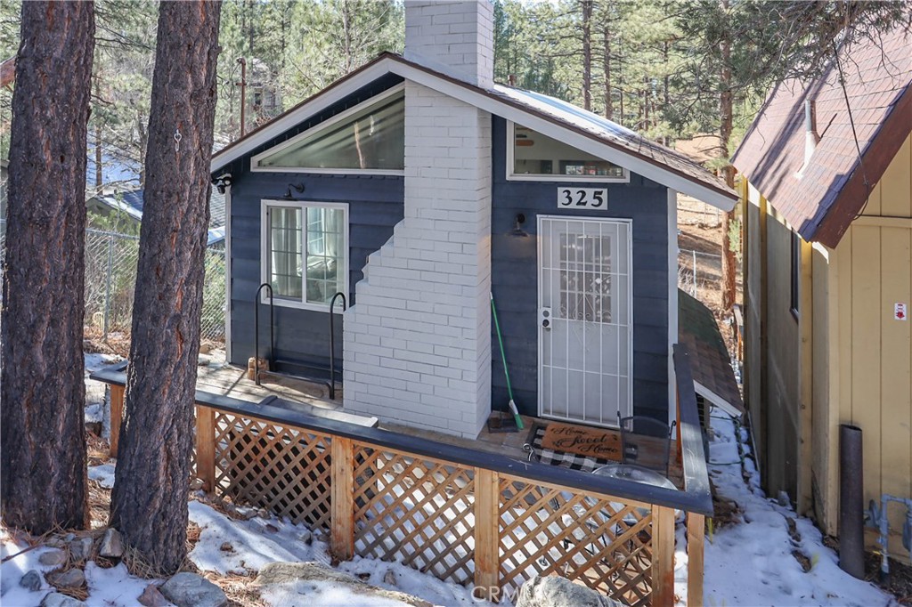 325 Hilltop Lane