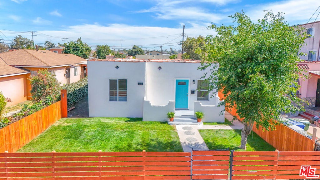 3312 Hyde Park Boulevard