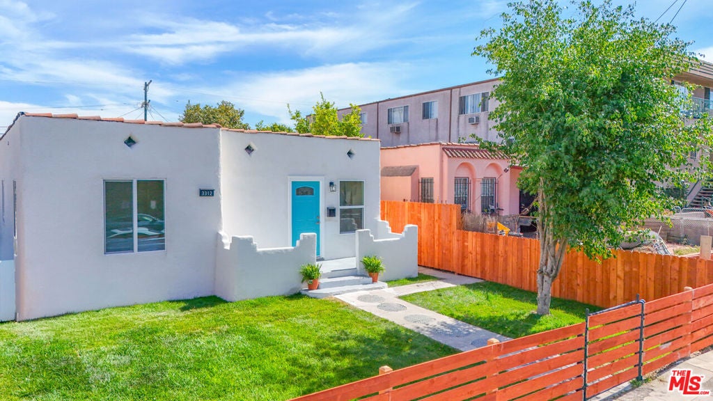 3312 Hyde Park Boulevard