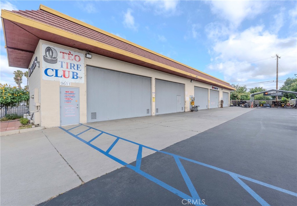 9611 Garden Grove