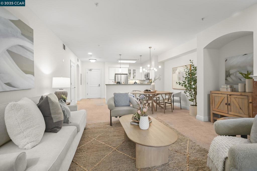 1310 Creekside Dr 103