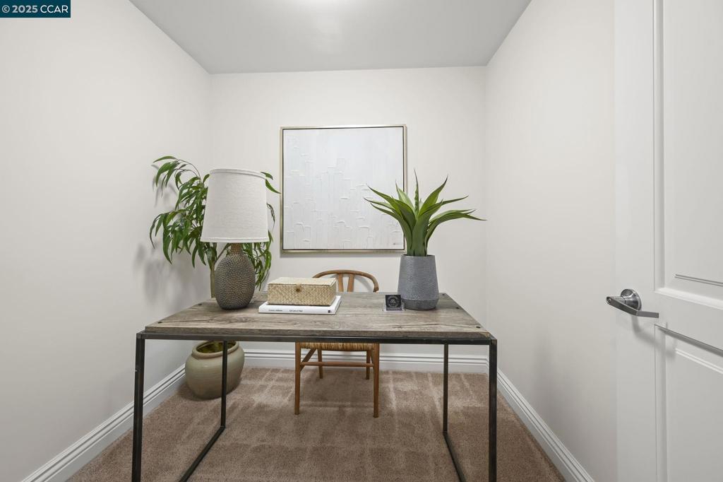 CREEKSIDE - Residential