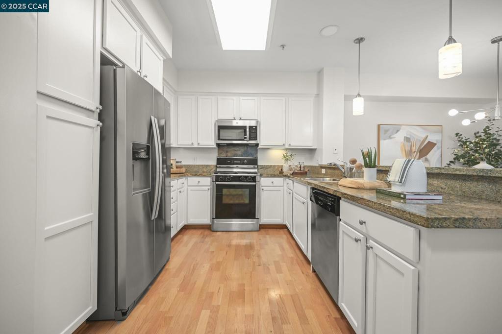 1310 Creekside Dr 103