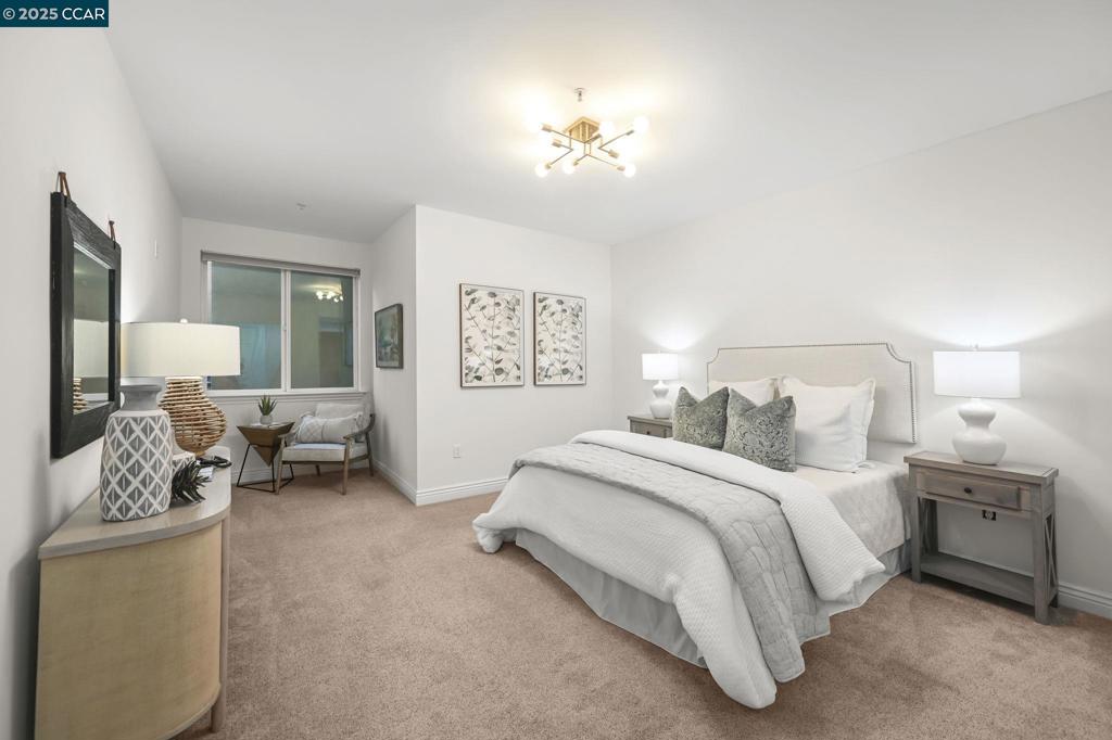 CREEKSIDE - Residential