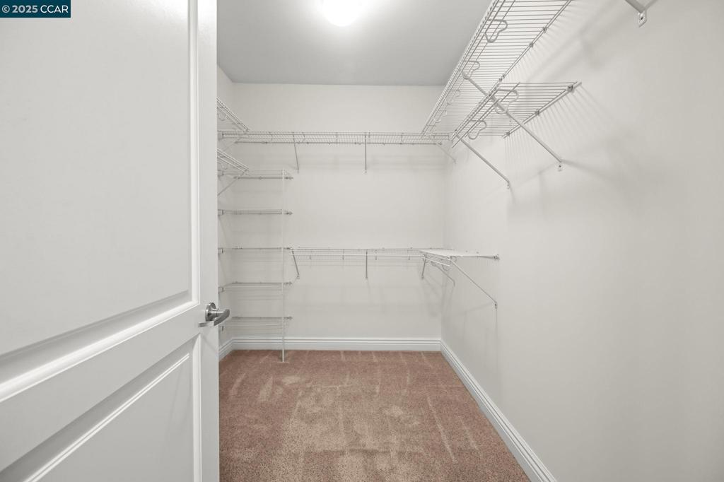 CREEKSIDE - Residential