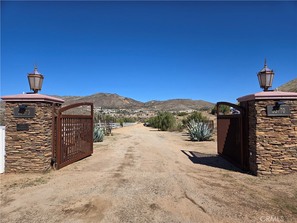 Custom Acton (CACTO) - Land