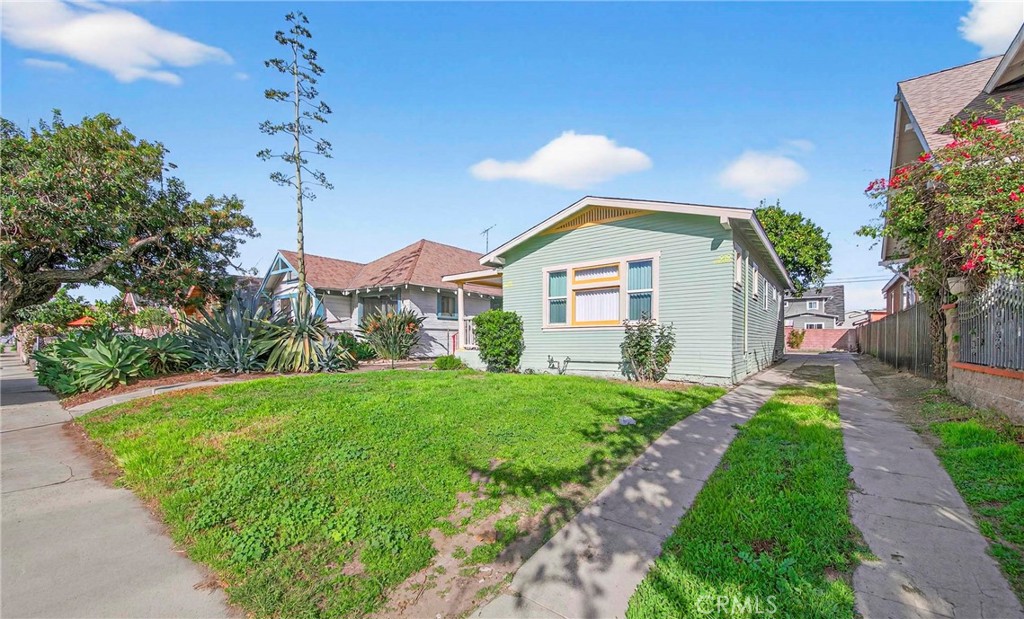 Properties 2 917 W 50th