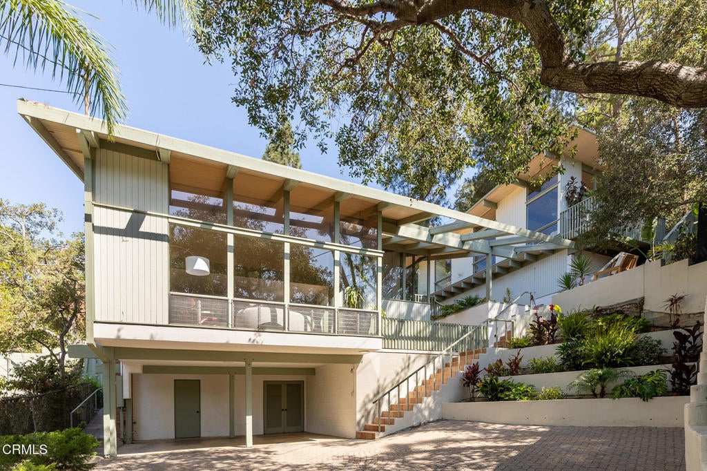 1437 Hillside Drive