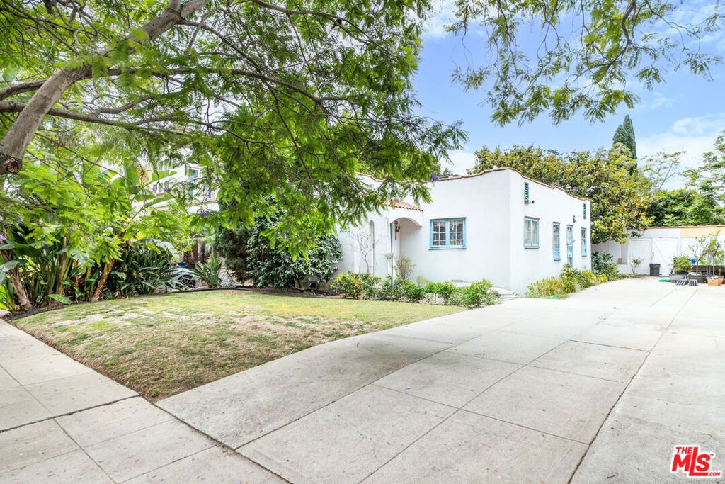 Photo of 2125 Selby Avenue, Los Angeles, CA 90025 (MLS # 26838405)