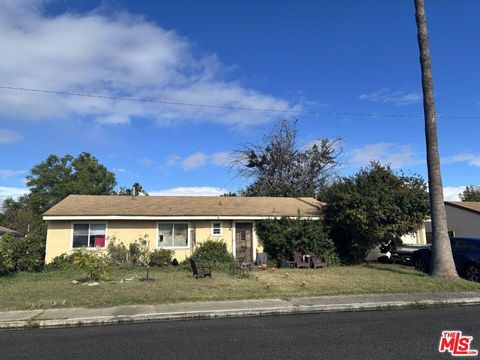 Photo of 1571 Kearney Avenue, Simi Valley, CA 93065 (MLS # 25621737)