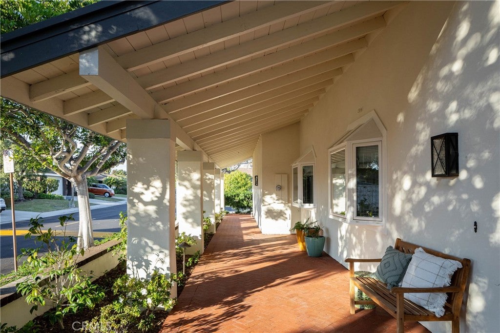 2 Shoal Drive