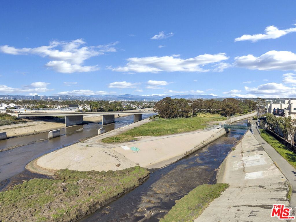 Photo of 5000 Beethoven St, Los Angeles, CA 90066 (MLS # 26668755)