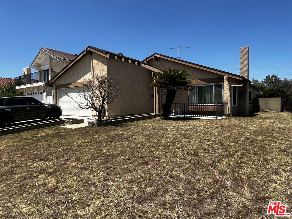1701 Eli Place