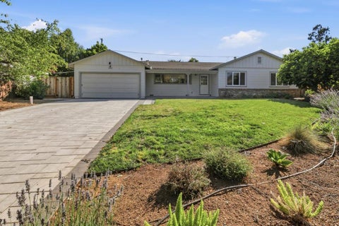 Photo of 1445 Highland View Court, Los Altos, CA 94024 (MLS # ML82050985)