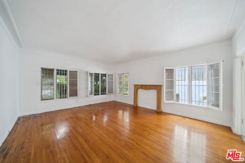 Photo of 140 S Elm Drive #1, Beverly Hills, CA 90212 (MLS # 26856551)