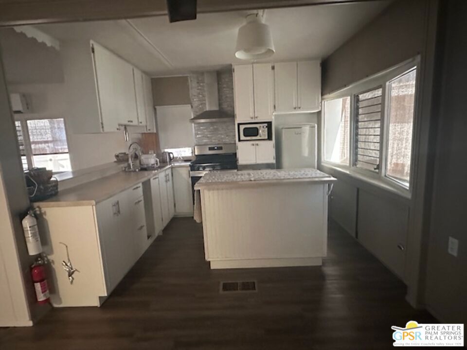 Tramview Mobile Park - Manufactured In Park