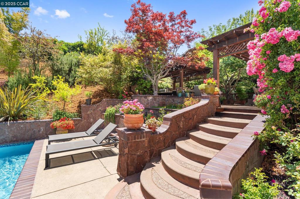 MAGEE RANCH - Residential