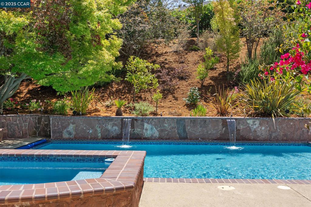 MAGEE RANCH - Residential